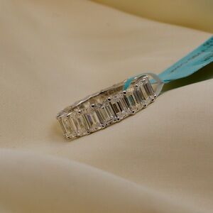 Size 5: Women’s Sterling Silver Moissanite Ring